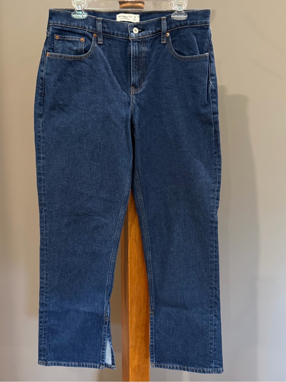 Abercrombie & Fitch Women’s Mid-rise 90’s Straight Curve Love Jeans 30 Short